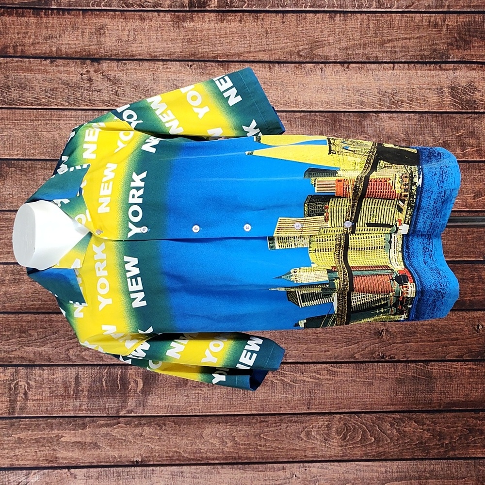 Rare Twin Tower Vintage 80s TRUST Continuous Scene Oversized Polyester Shirt